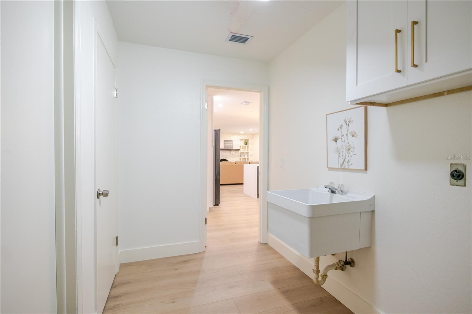 COLLEGE HILL WOODS - Residential