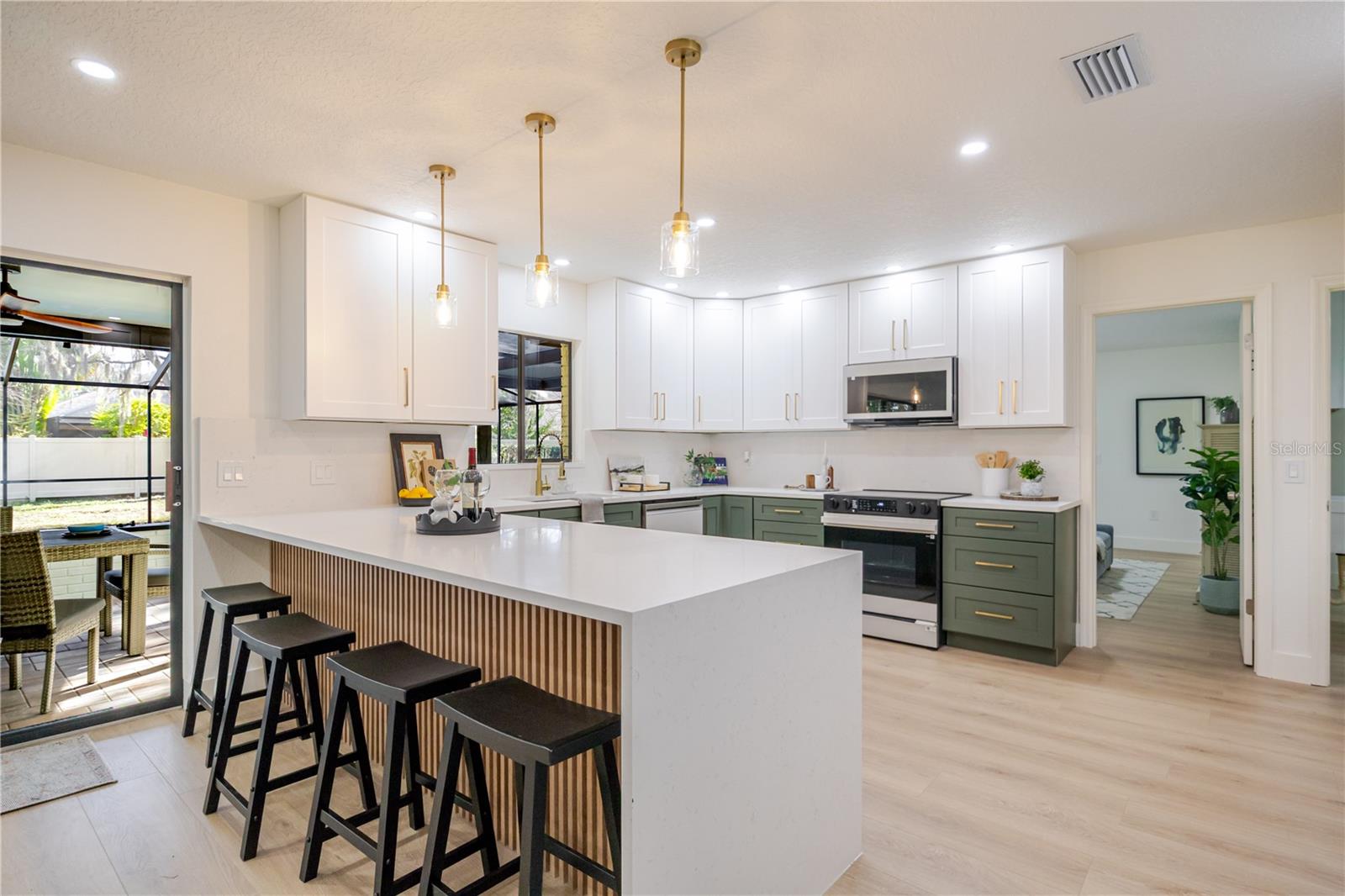 COLLEGE HILL WOODS - Residential