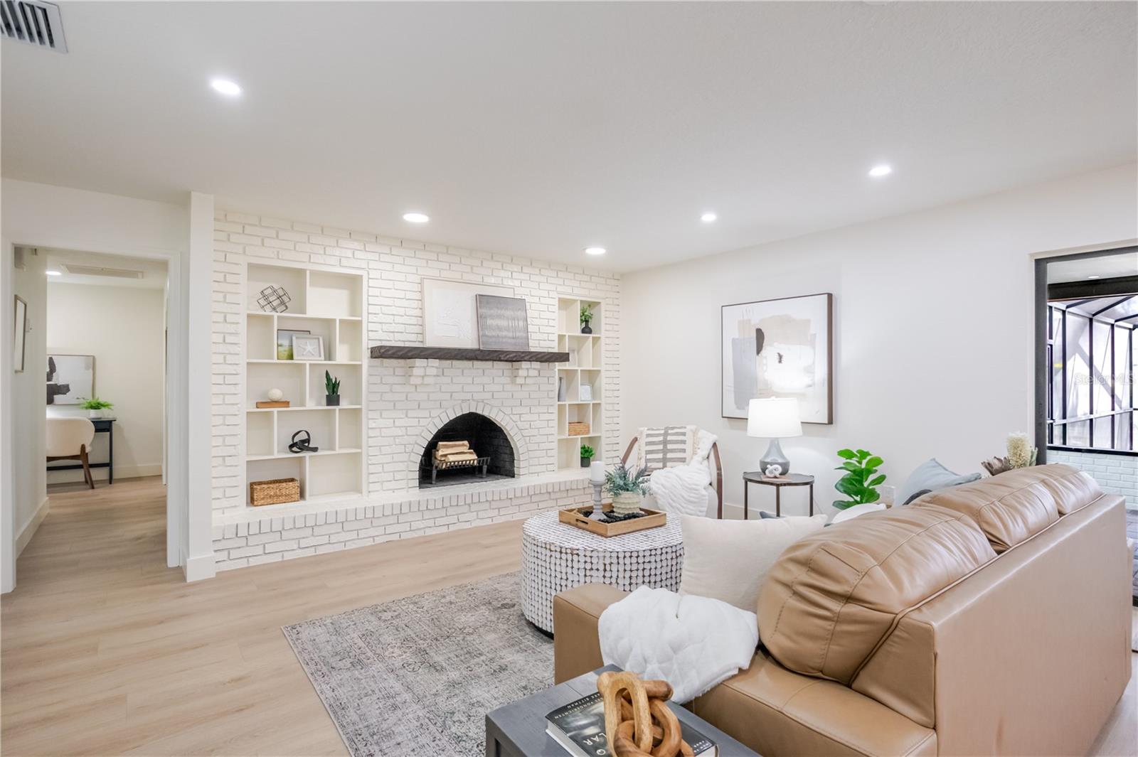 COLLEGE HILL WOODS - Residential