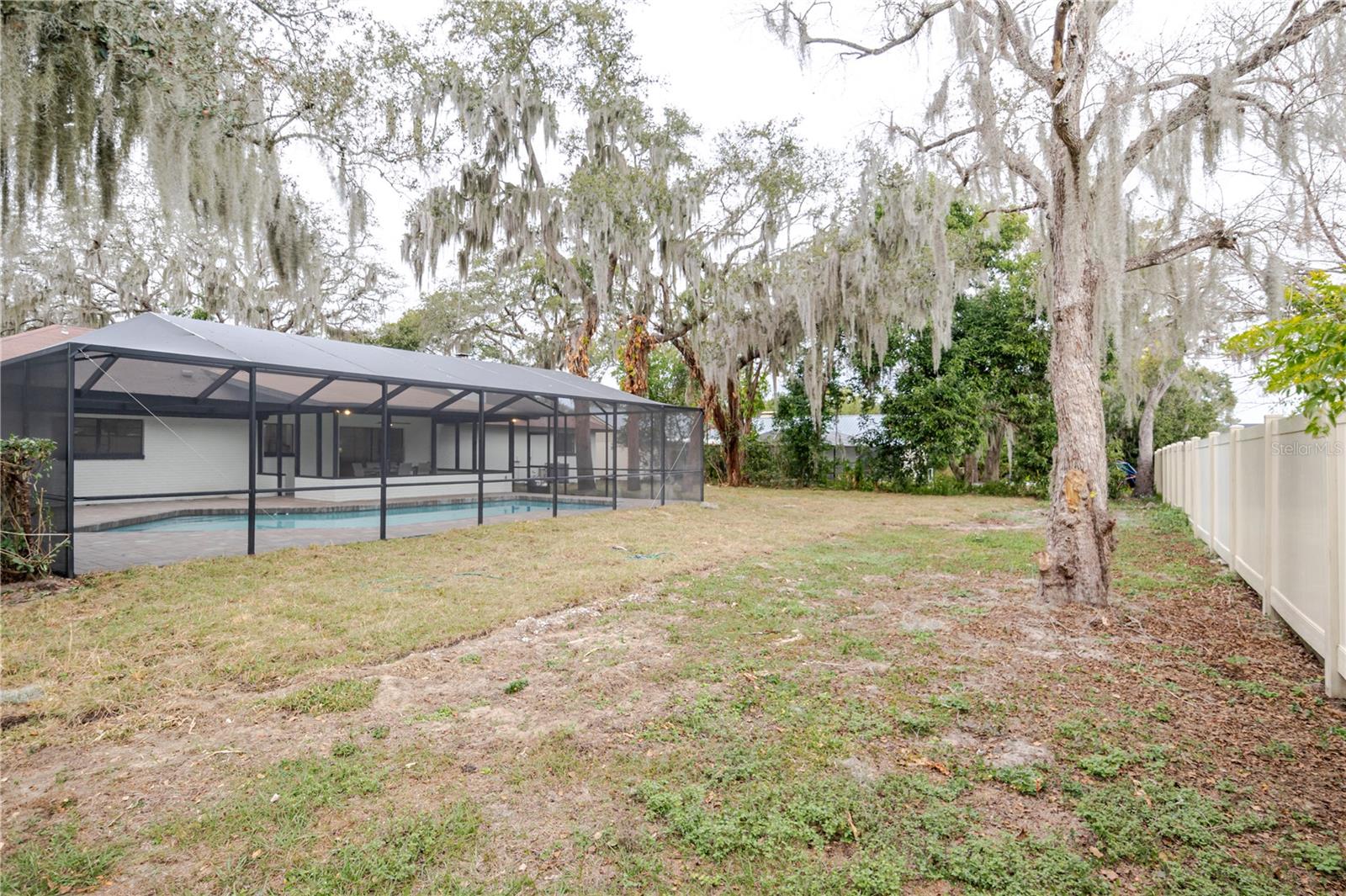 COLLEGE HILL WOODS - Residential