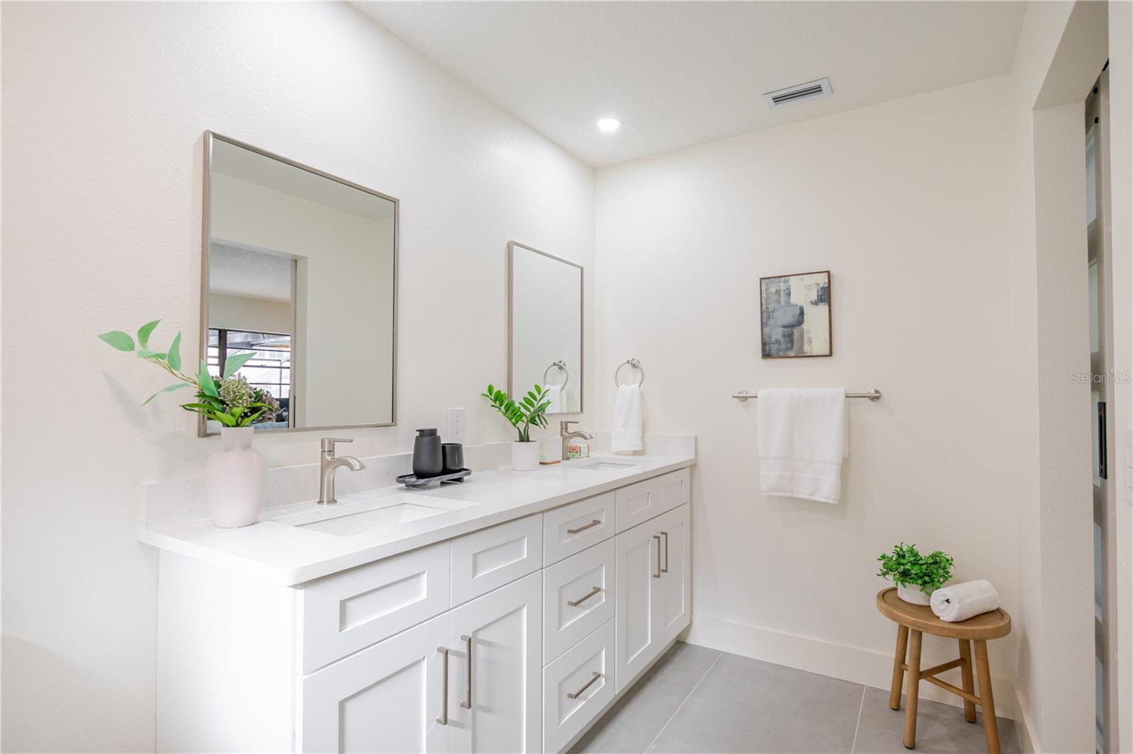 COLLEGE HILL WOODS - Residential