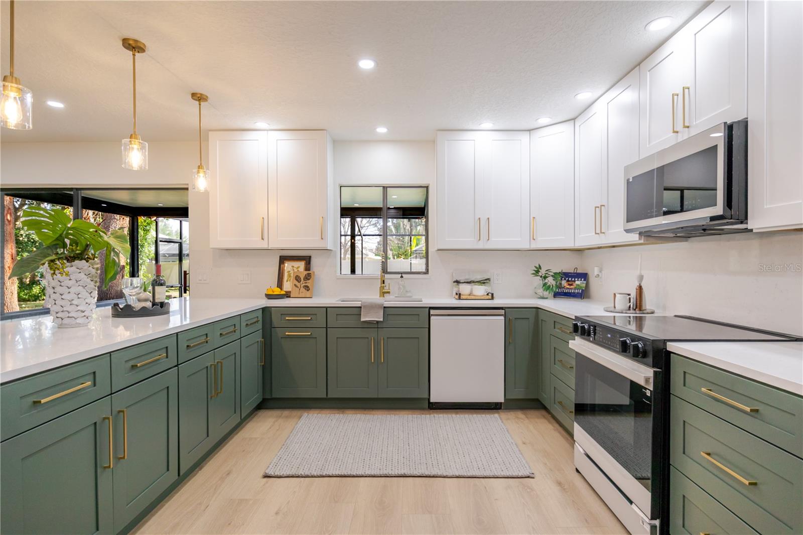 COLLEGE HILL WOODS - Residential