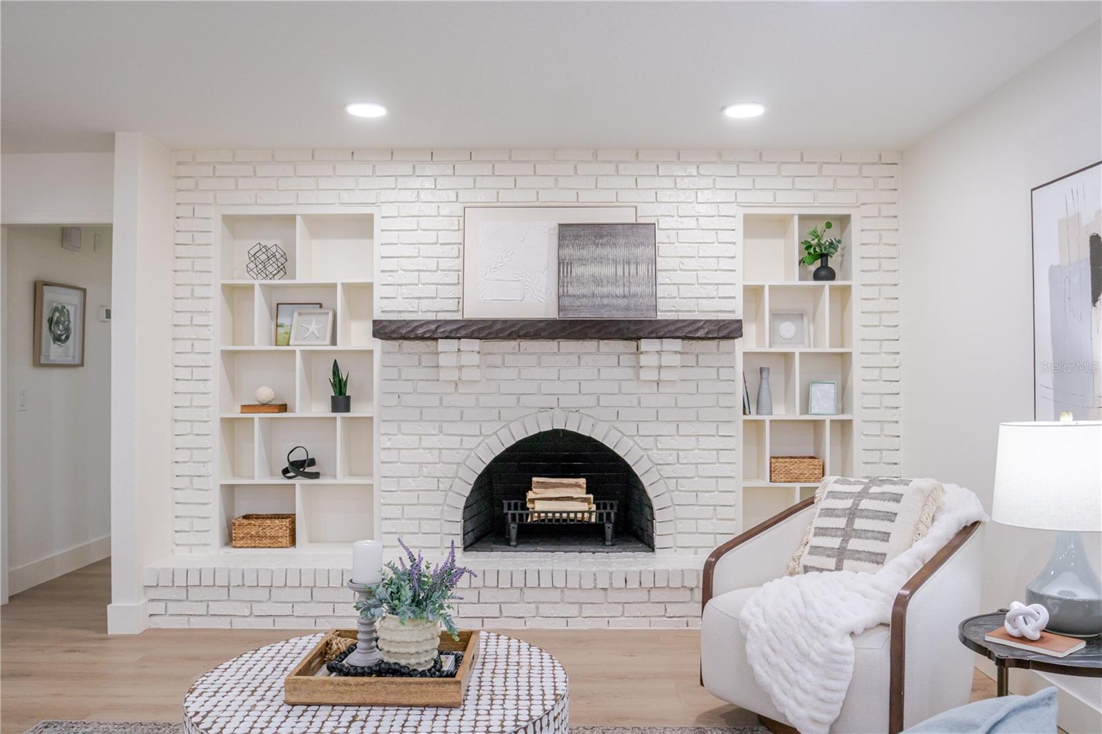 COLLEGE HILL WOODS - Residential