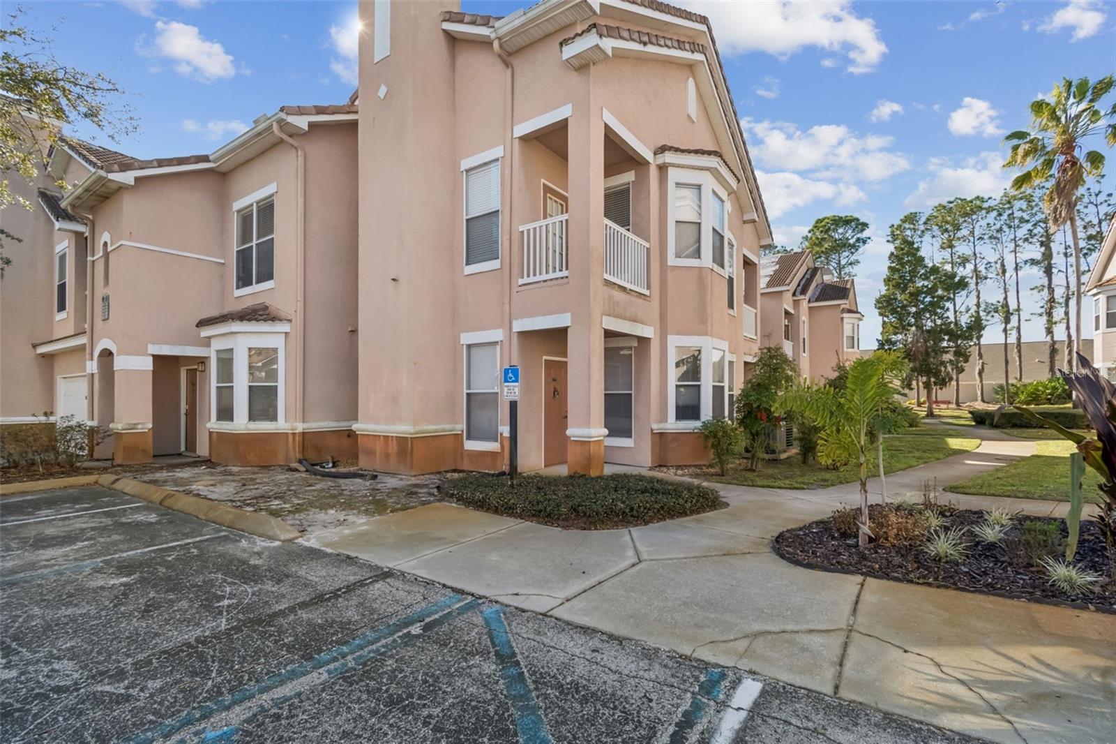 THE VILLAS CONDO - Residential