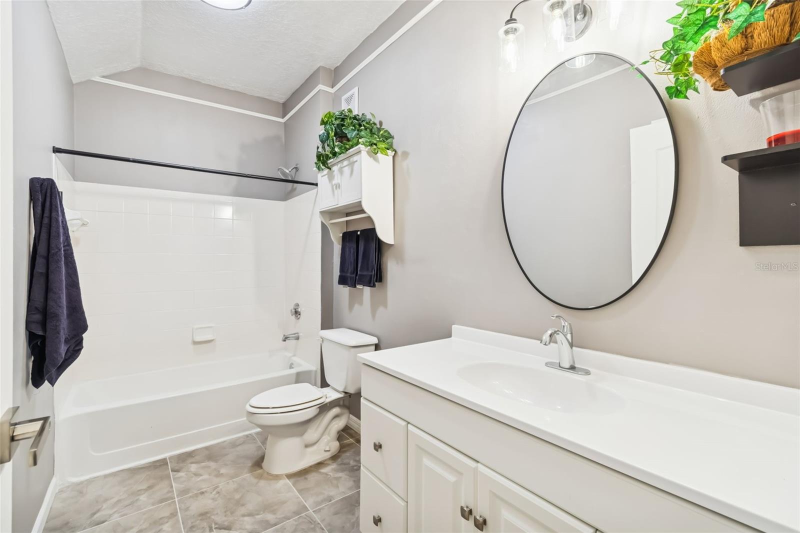 THE VILLAS CONDO - Residential