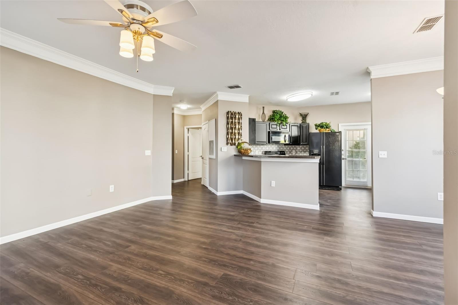 THE VILLAS CONDO - Residential