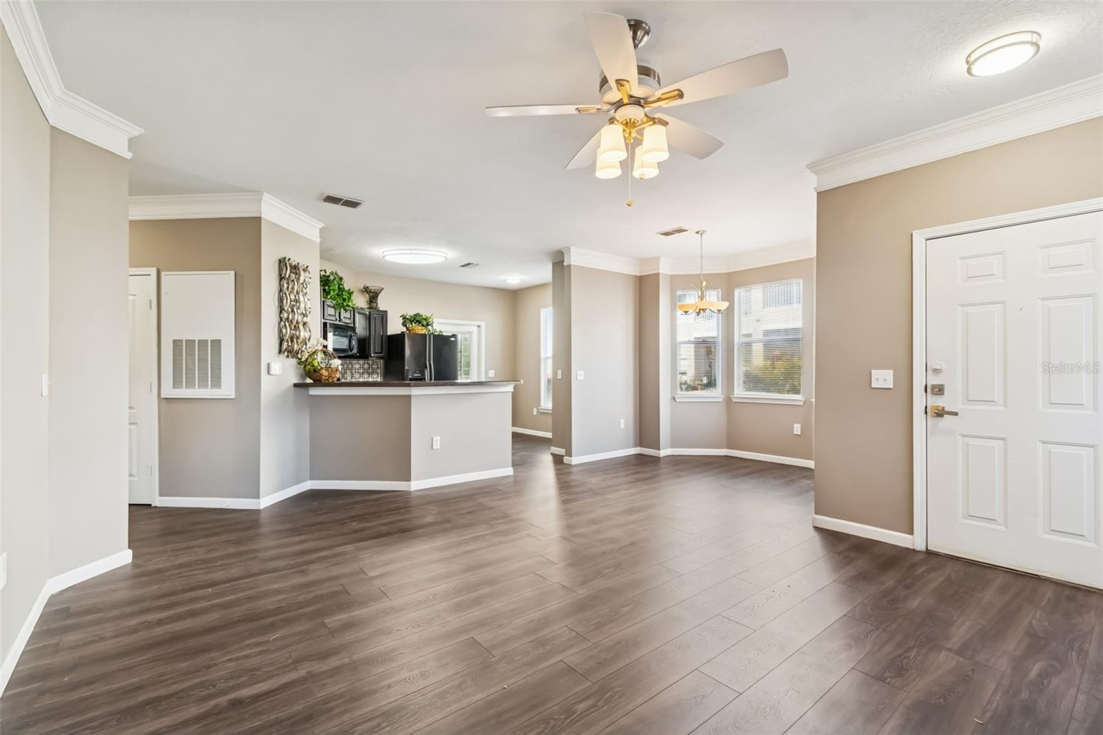 THE VILLAS CONDO - Residential