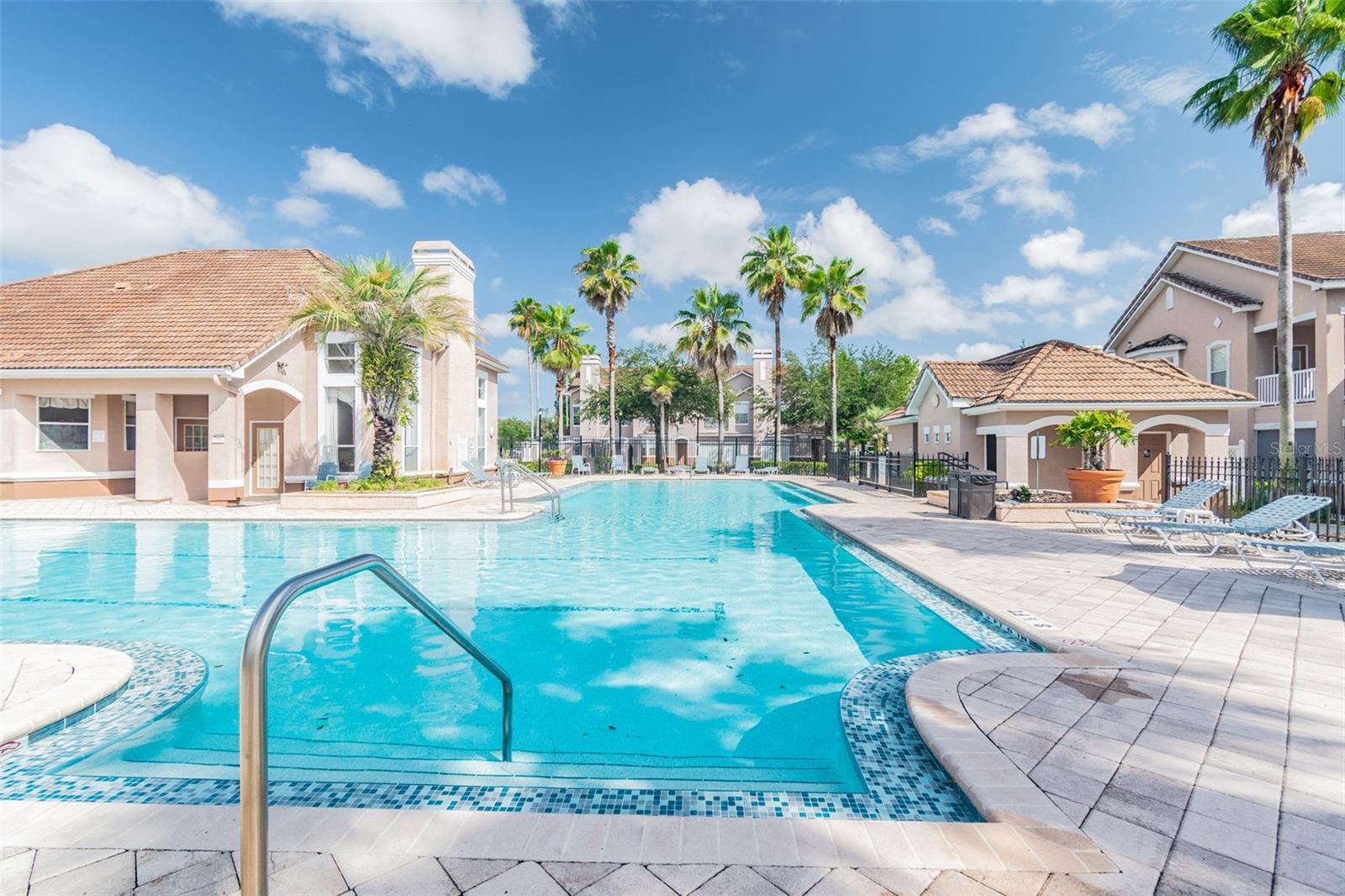 THE VILLAS CONDO - Residential