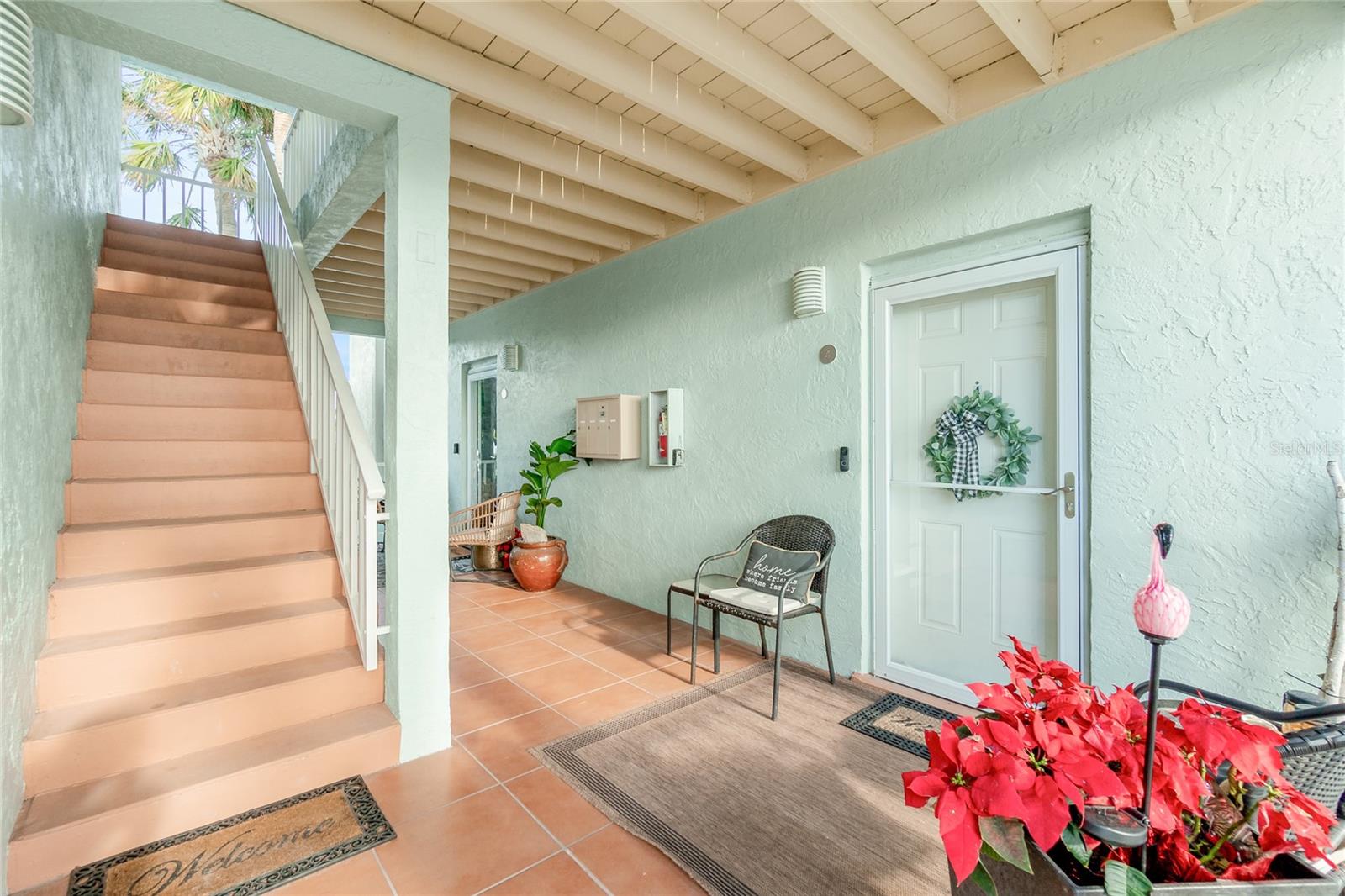 HOLIDAY CONDO - Residential