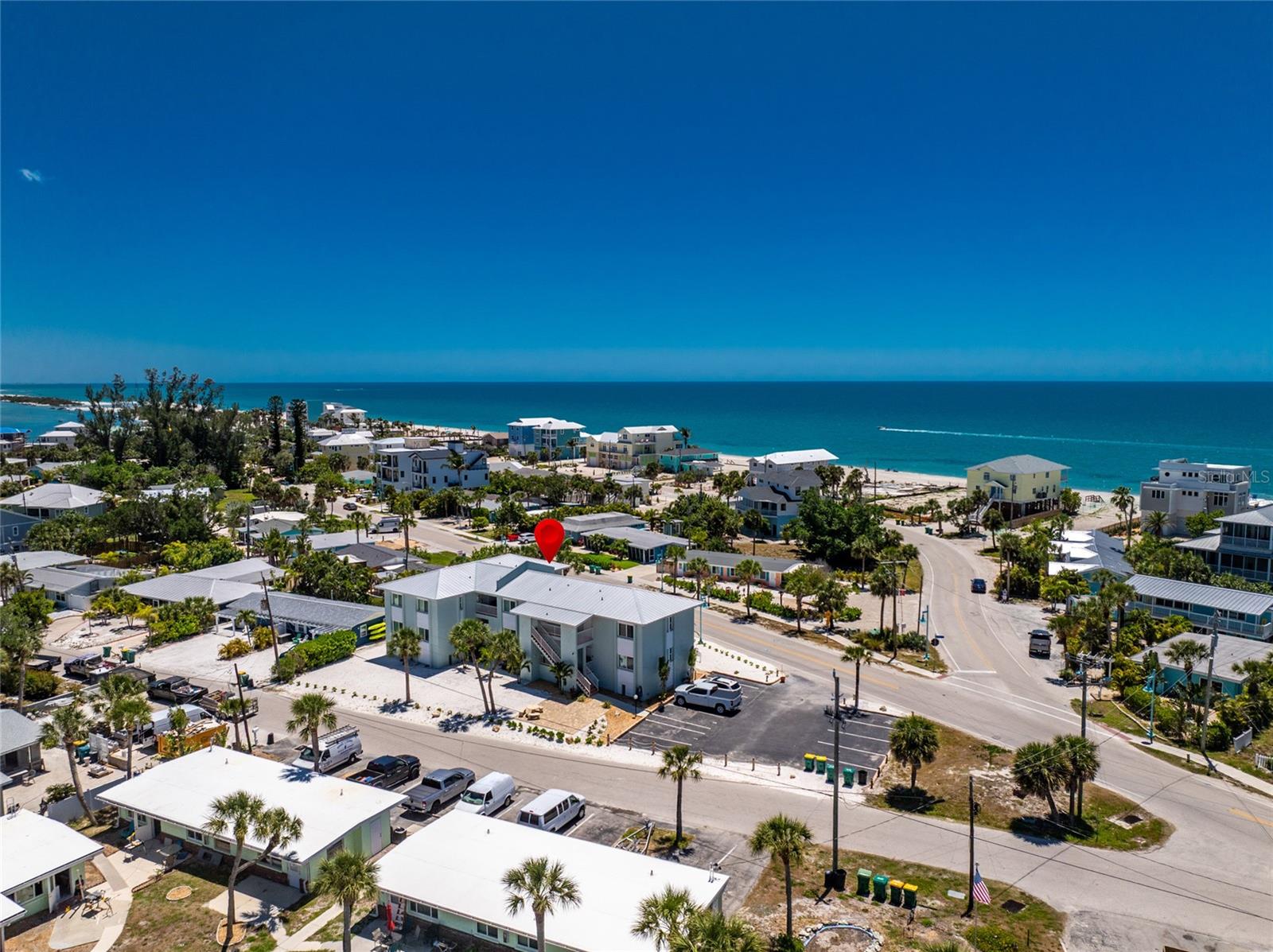 HOLIDAY CONDO - Residential