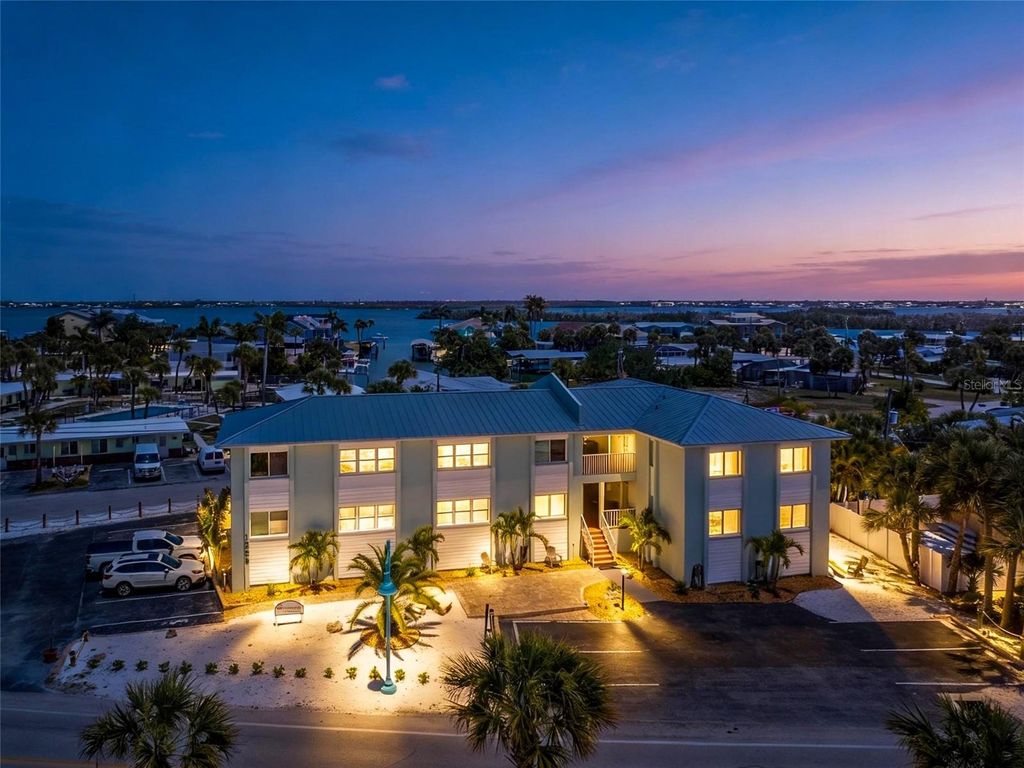 Photo of 1285 Gulf Boulevard #4, Englewood, FL 34223 (MLS # D6147288)