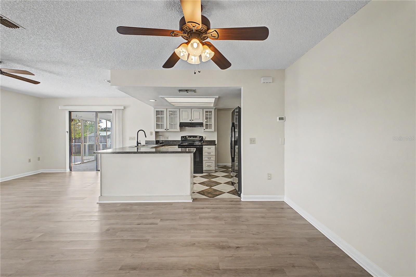 SPRING HILL - Residential