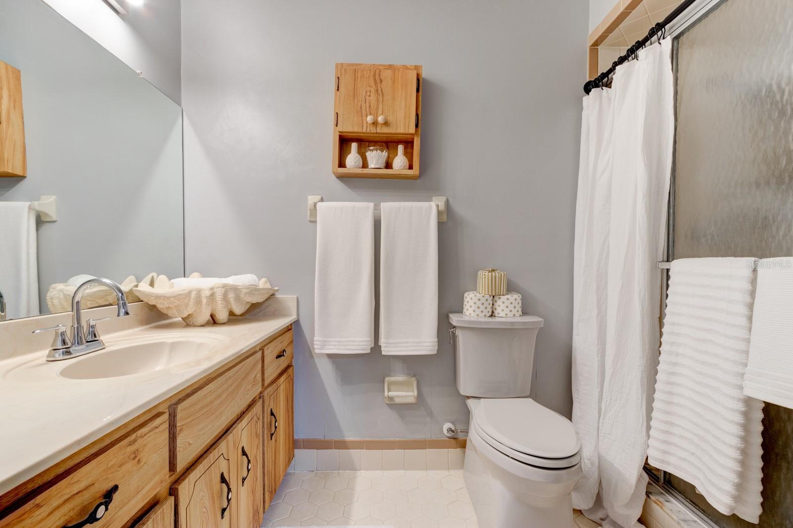 MAURA TERRACE - Residential