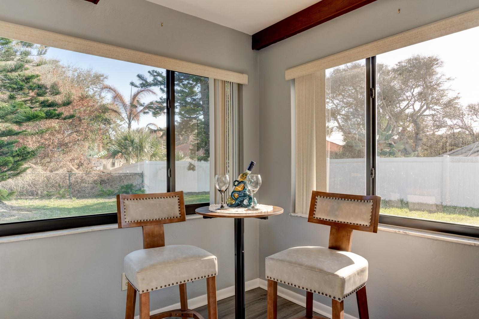 MAURA TERRACE - Residential