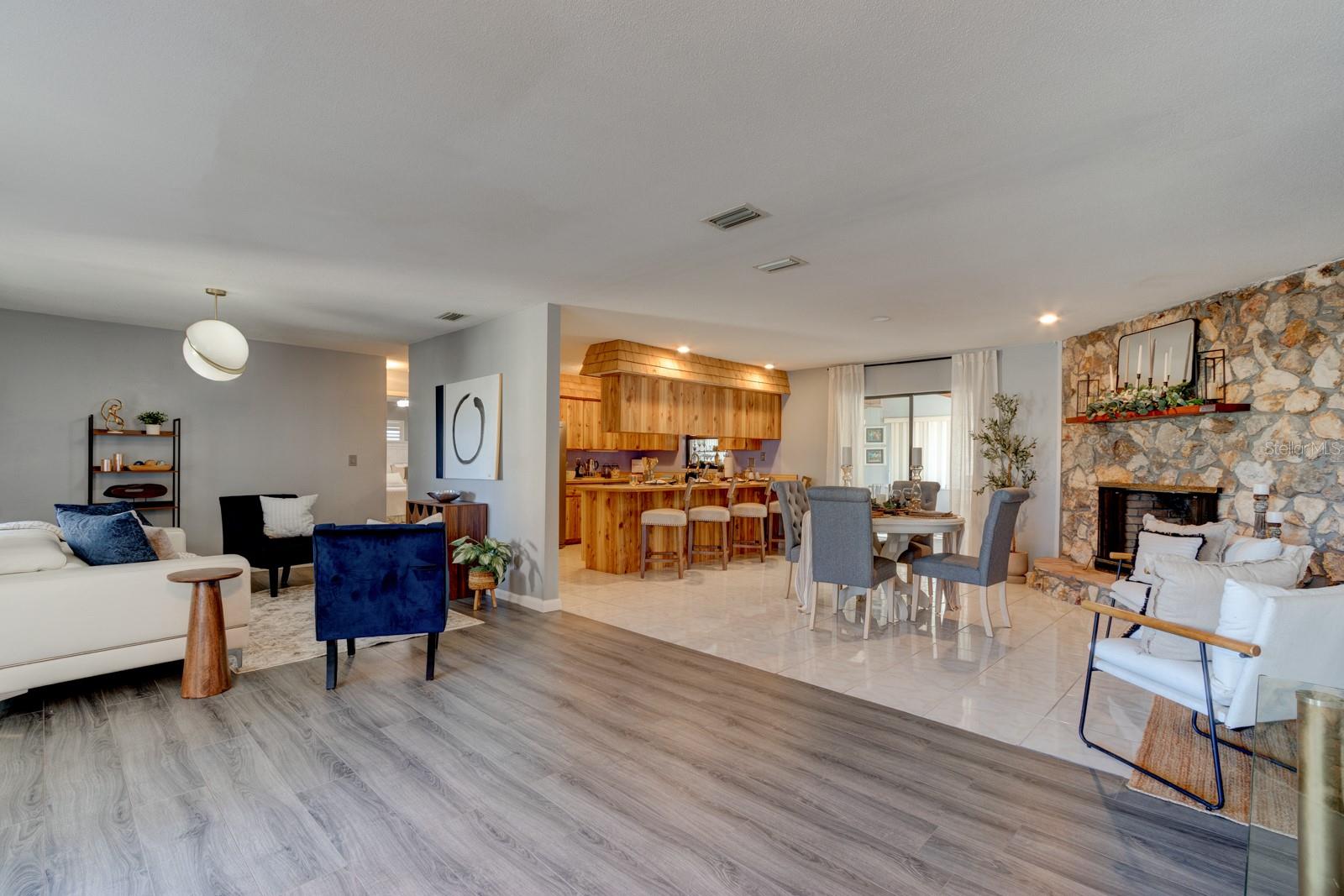 MAURA TERRACE - Residential