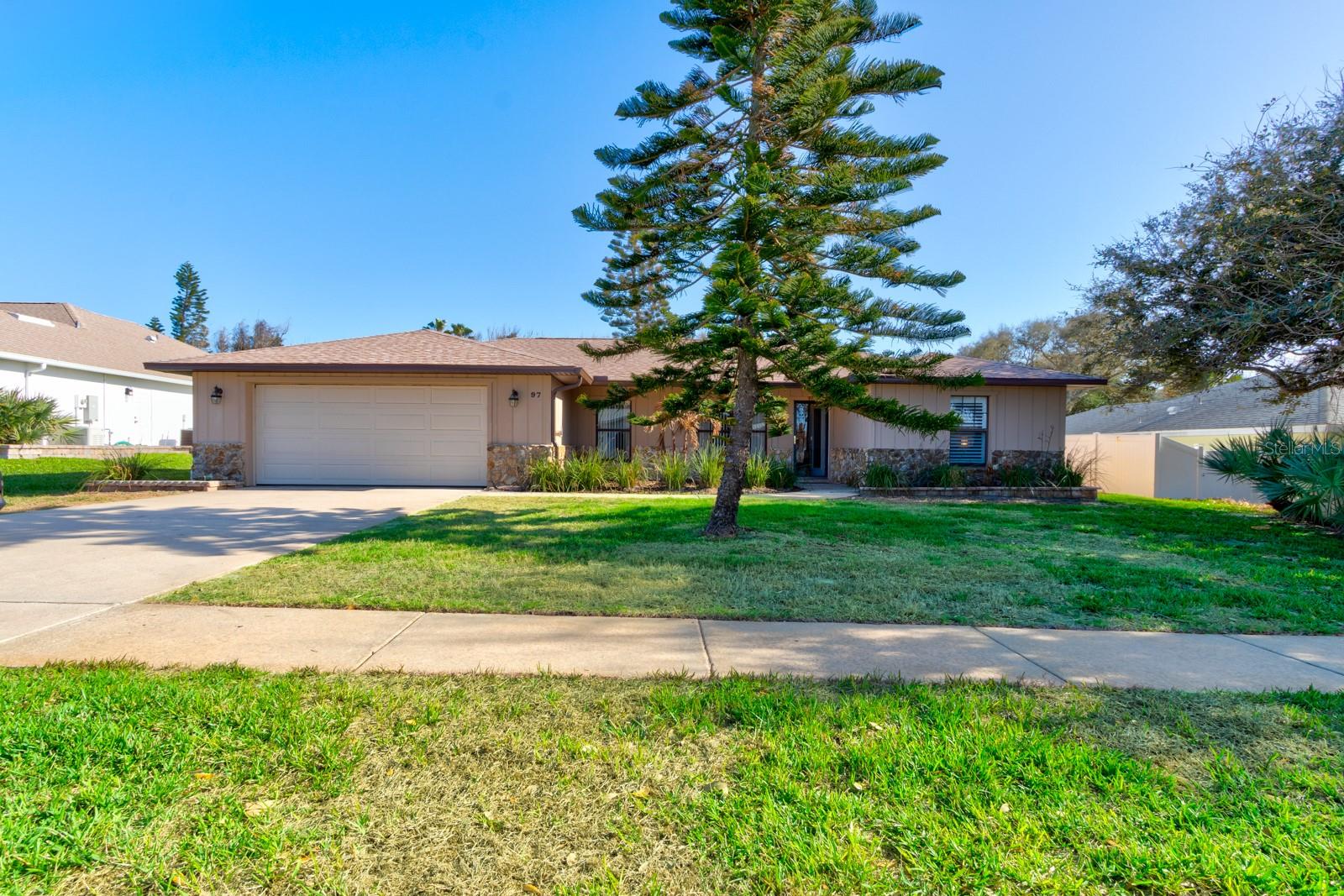 MAURA TERRACE - Residential