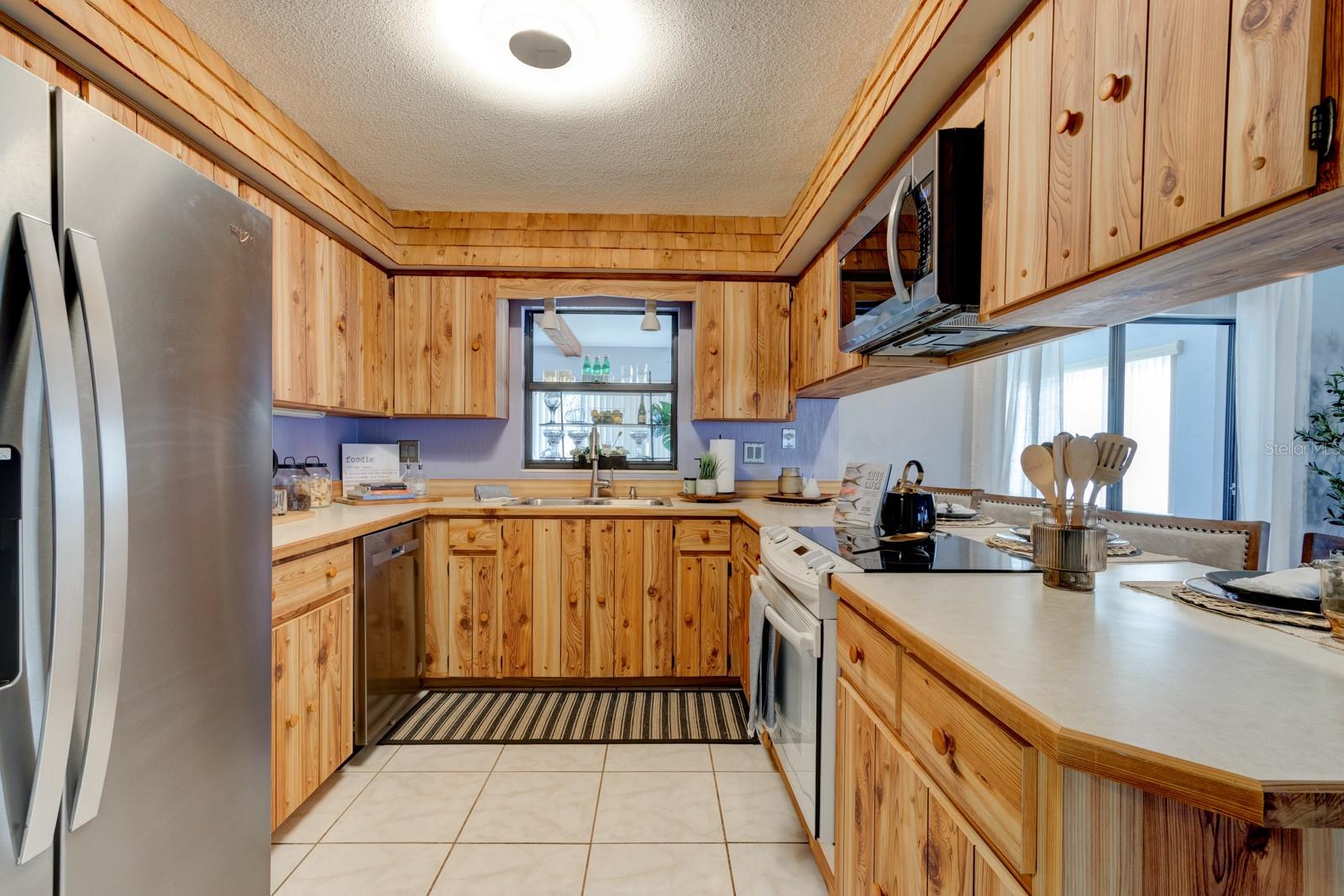 MAURA TERRACE - Residential