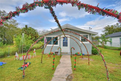 A home in WINTER HAVEN