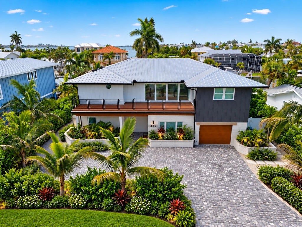 Photo of 405 28th Street, Holmes Beach, FL 34217 (MLS # TB8546242)