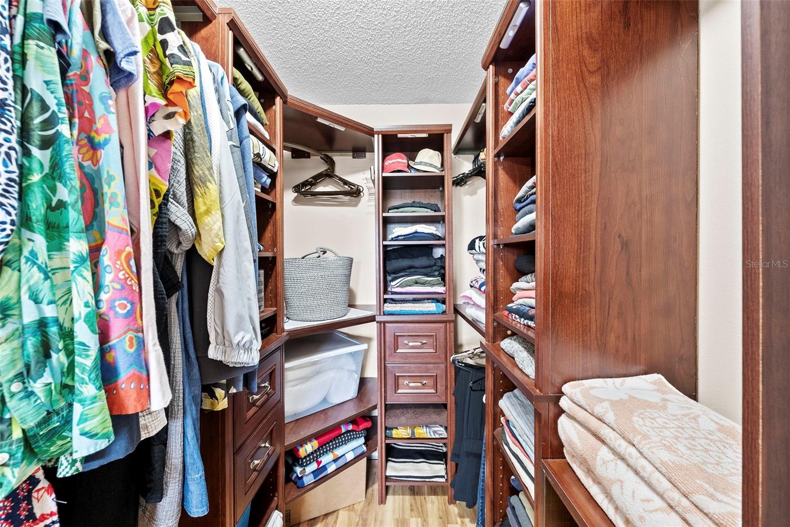 REGENCY CONDO THE - Residential