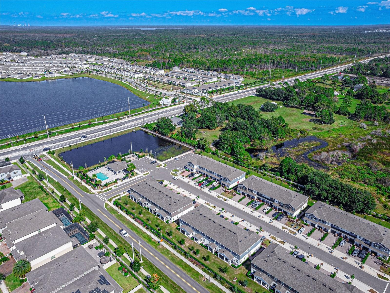 TOWNS AT NARCOOSSEE COMMONS - Residential Lease