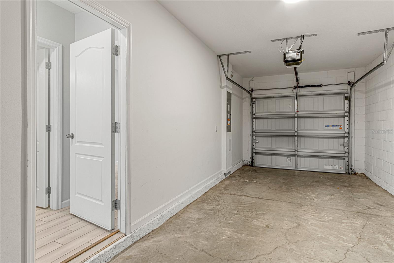 TOWNS AT NARCOOSSEE COMMONS - Residential Lease