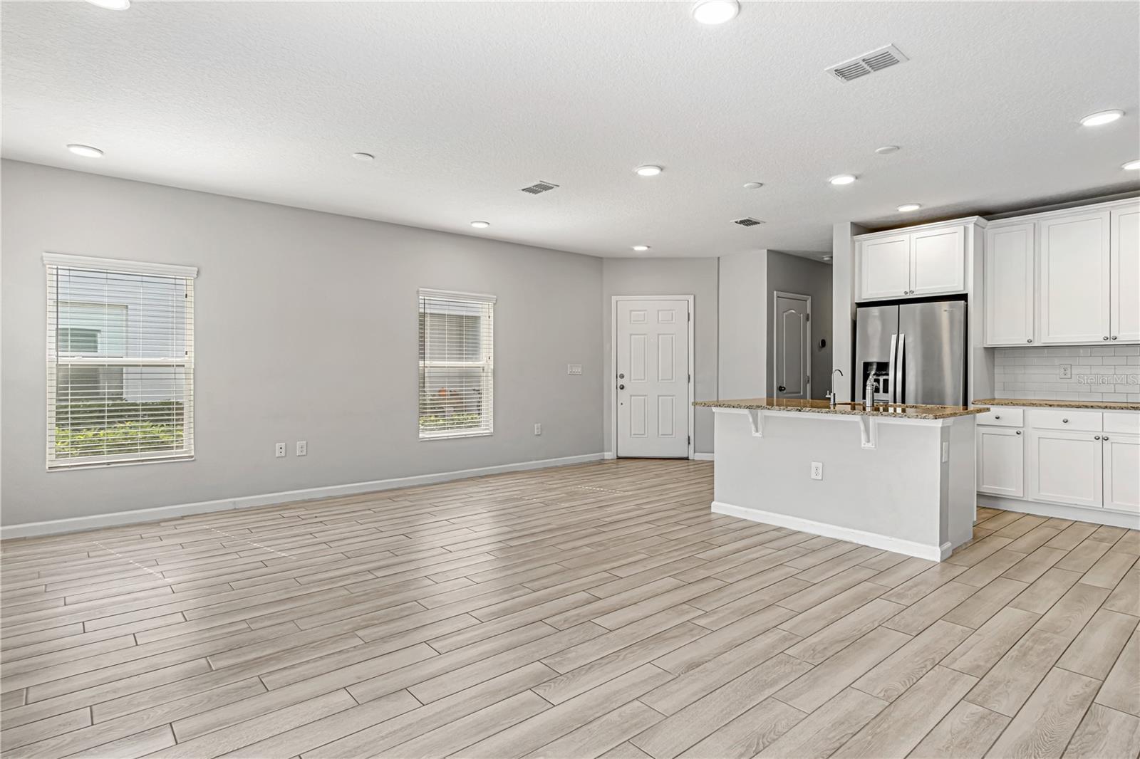 TOWNS AT NARCOOSSEE COMMONS - Residential Lease