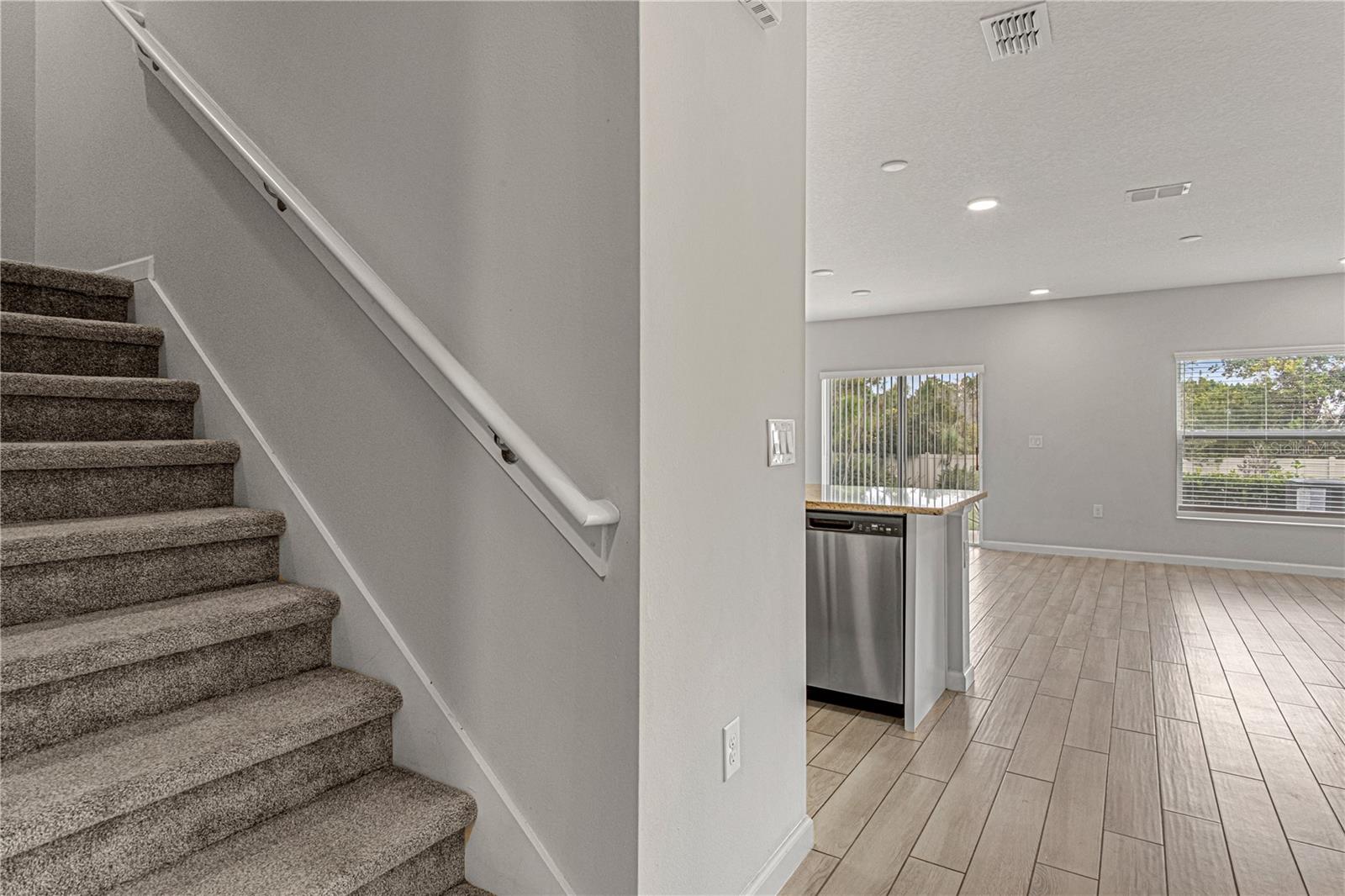 TOWNS AT NARCOOSSEE COMMONS - Residential Lease