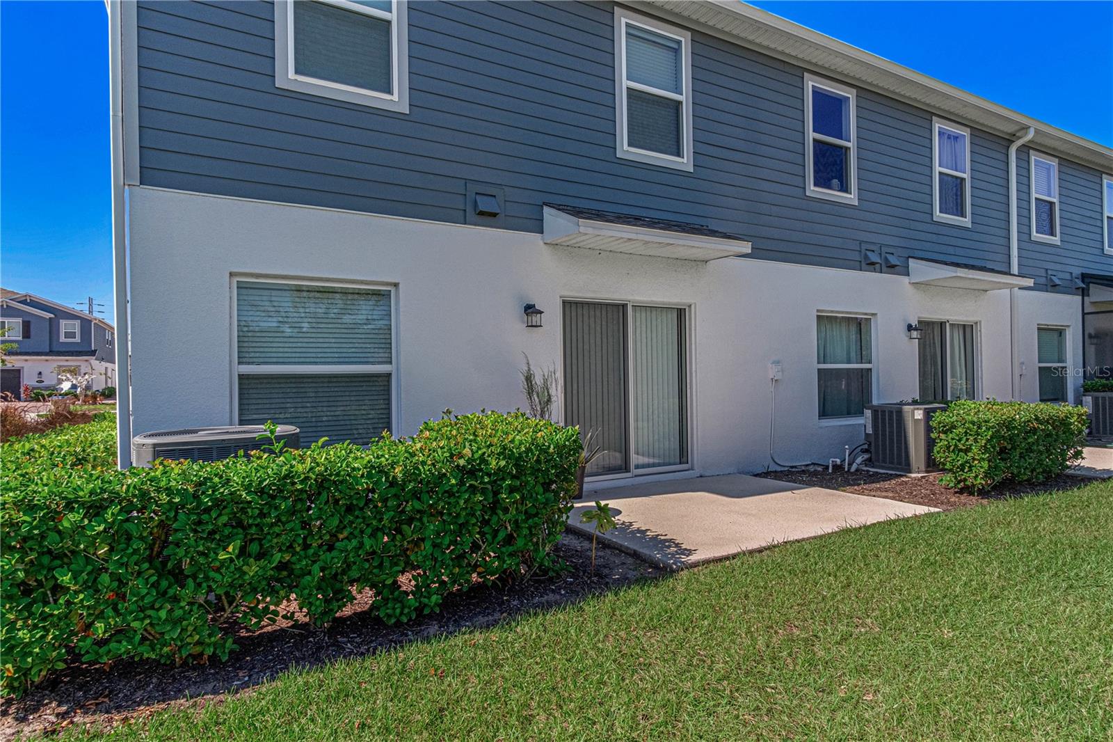 TOWNS AT NARCOOSSEE COMMONS - Residential Lease