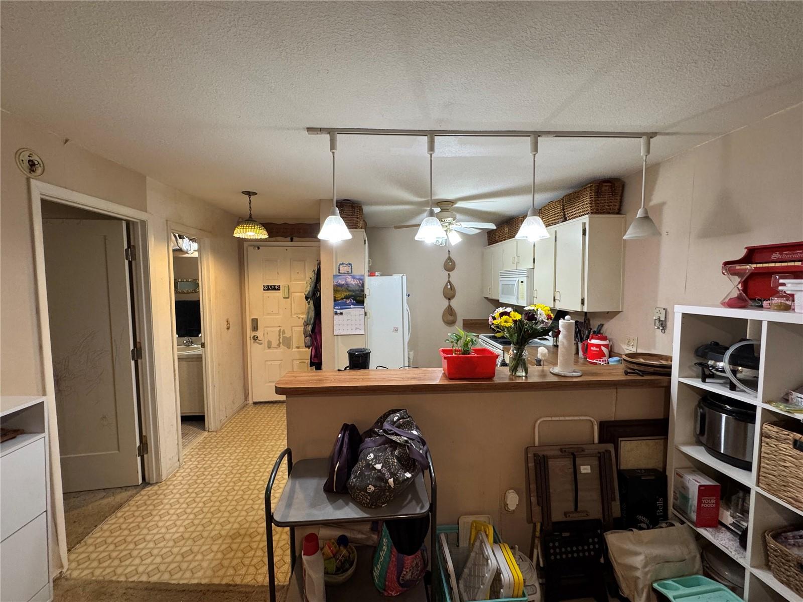 LAKEVIEW CONDO 04 - Residential