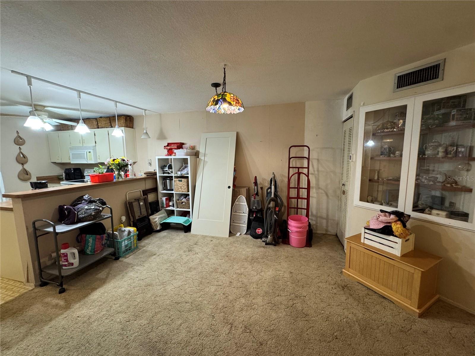 LAKEVIEW CONDO 04 - Residential