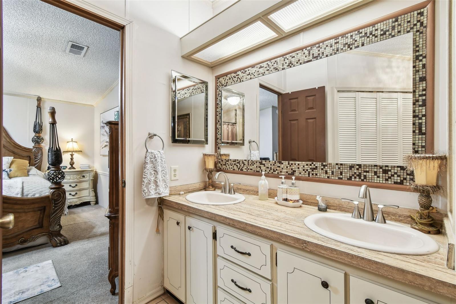 SHELDON WEST MH COMMUNITY - Residential