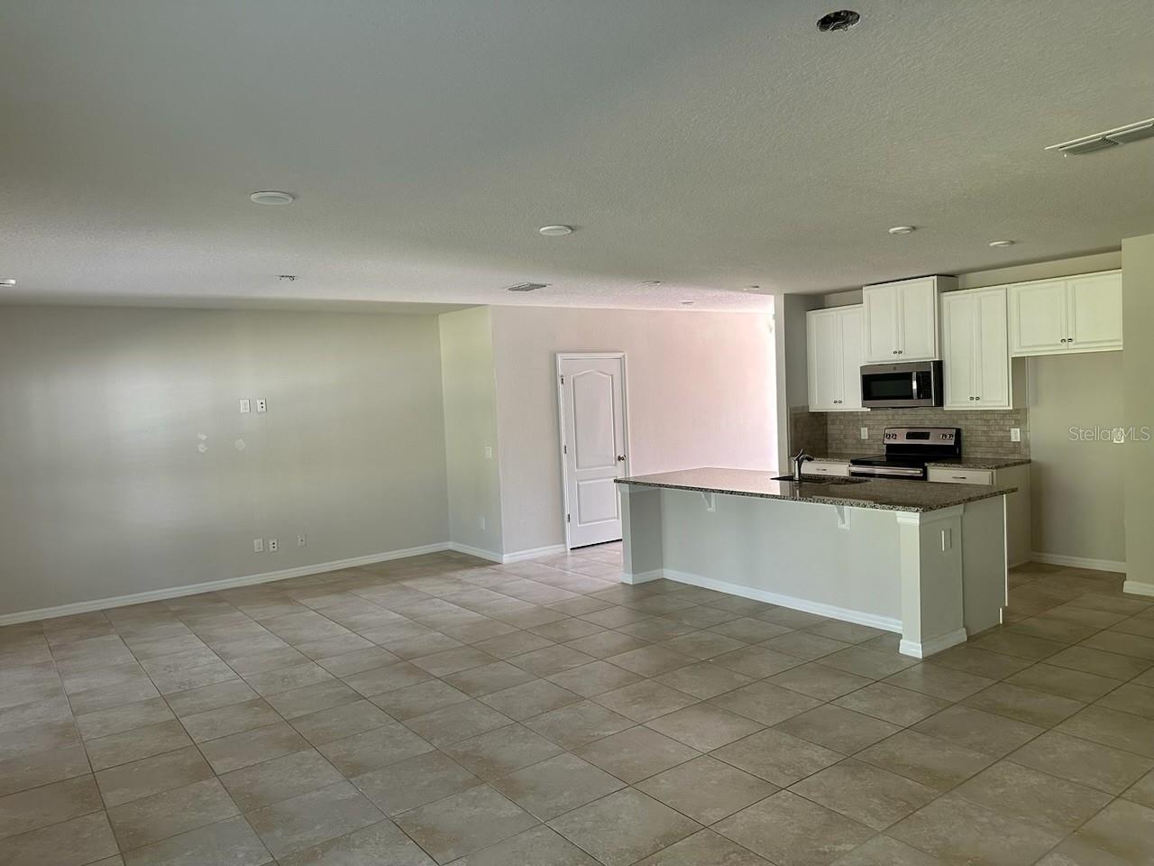 KENSINGTON RESERVE - Residential Lease