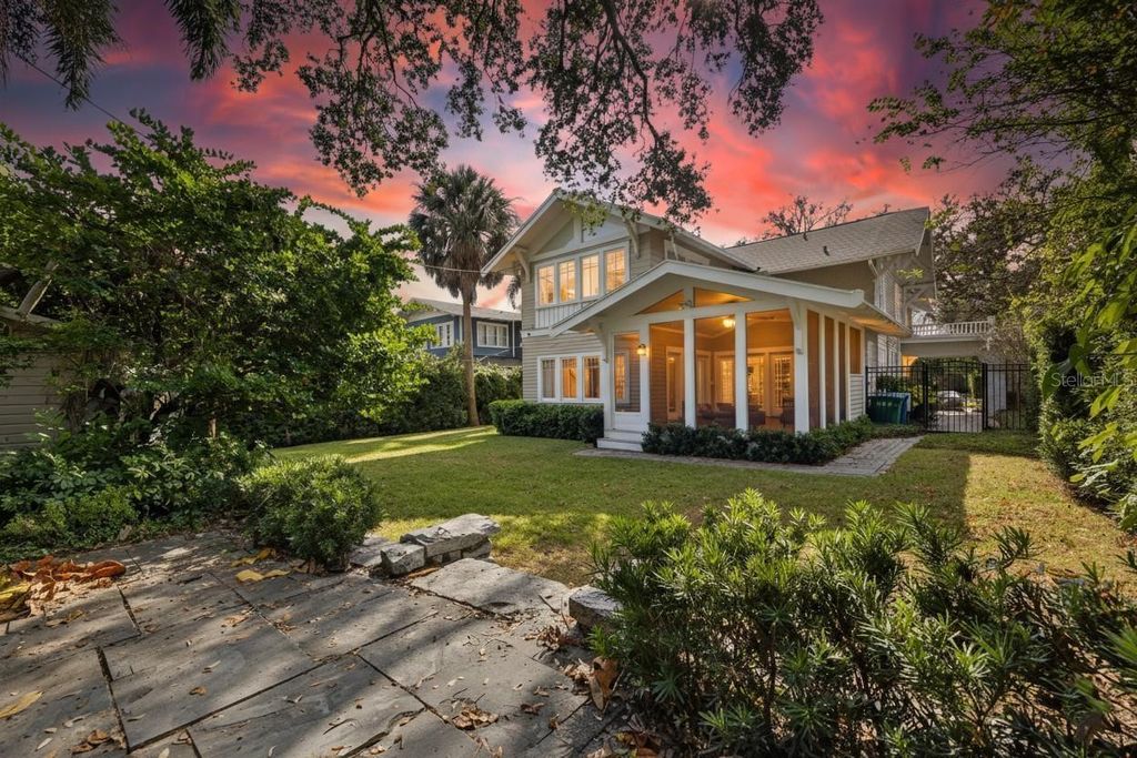 Photo of 3003 W Harbor View Avenue, Tampa, FL 33611 (MLS # TB8430783)