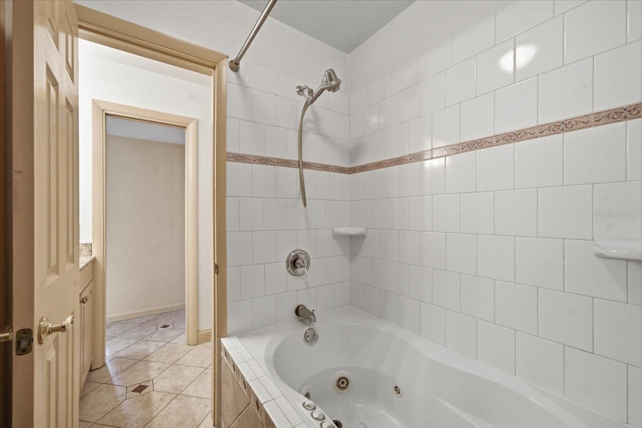 ISLAND VIEW CONDO - Residential