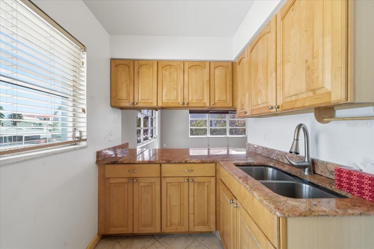 ISLAND VIEW CONDO - Residential