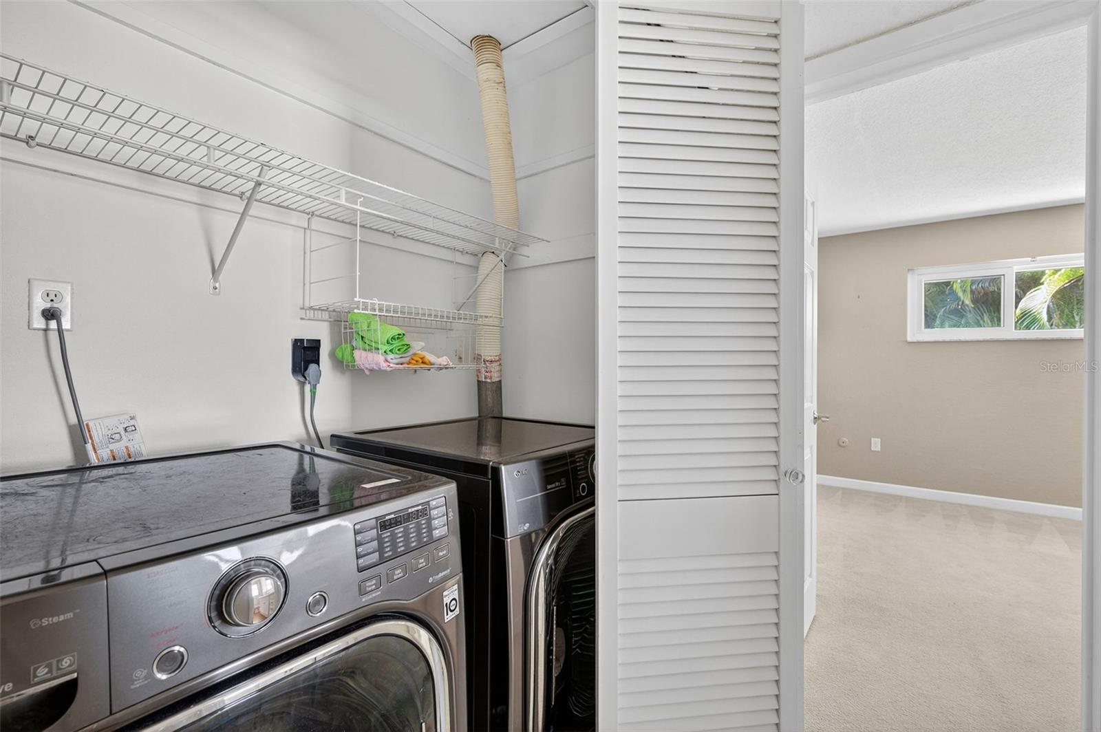 MAXIMO MOORINGS - Residential Lease