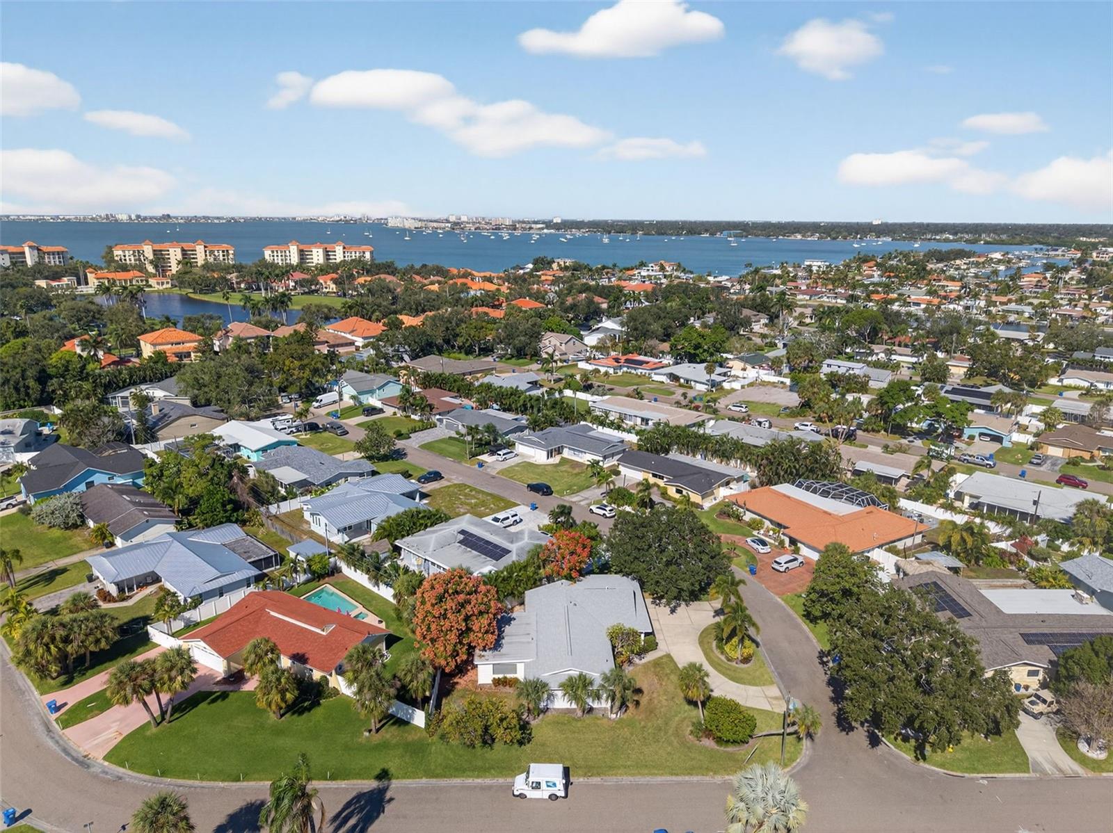 MAXIMO MOORINGS - Residential Lease