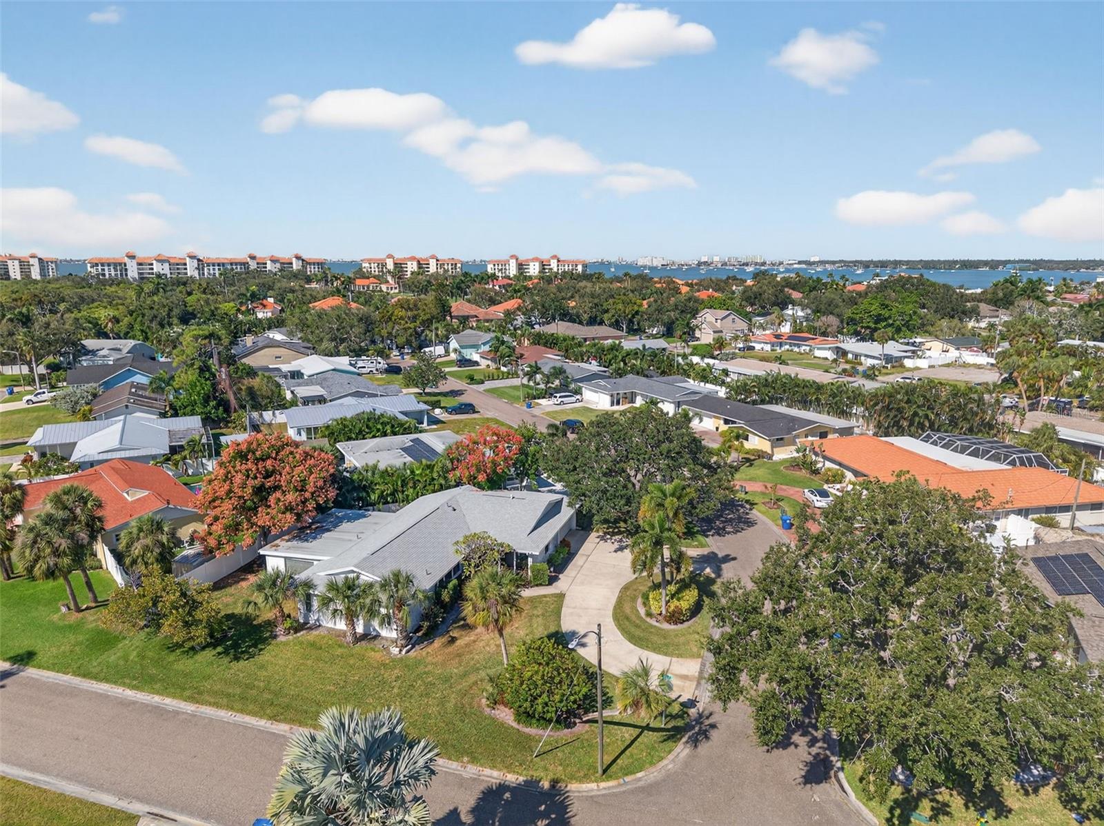 MAXIMO MOORINGS - Residential Lease