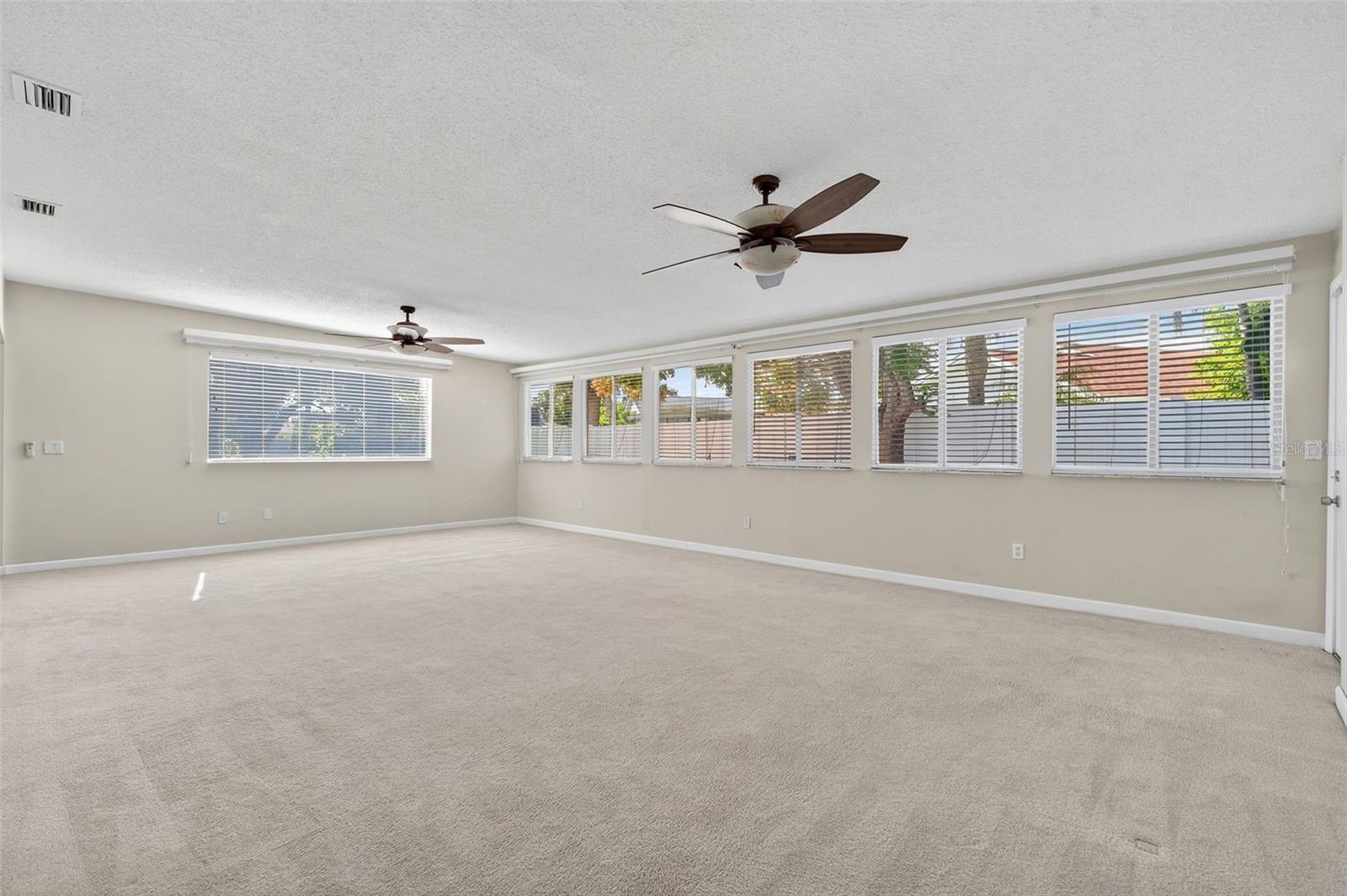 MAXIMO MOORINGS - Residential Lease