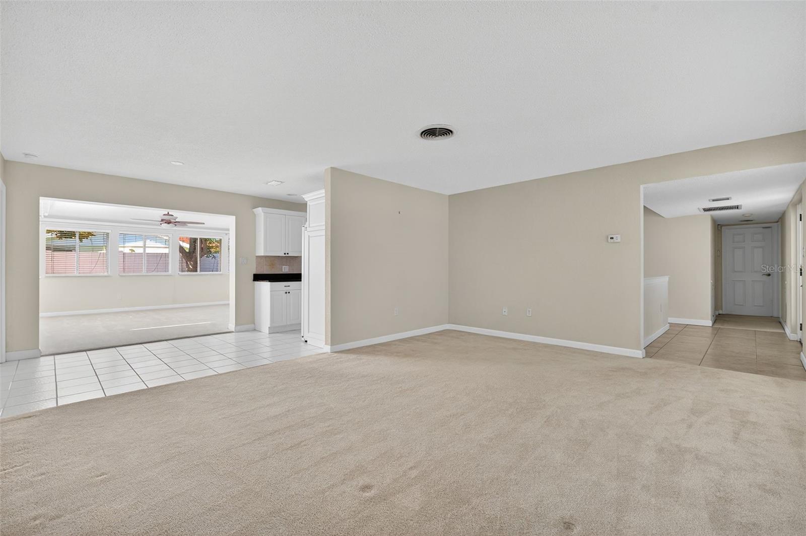 MAXIMO MOORINGS - Residential Lease