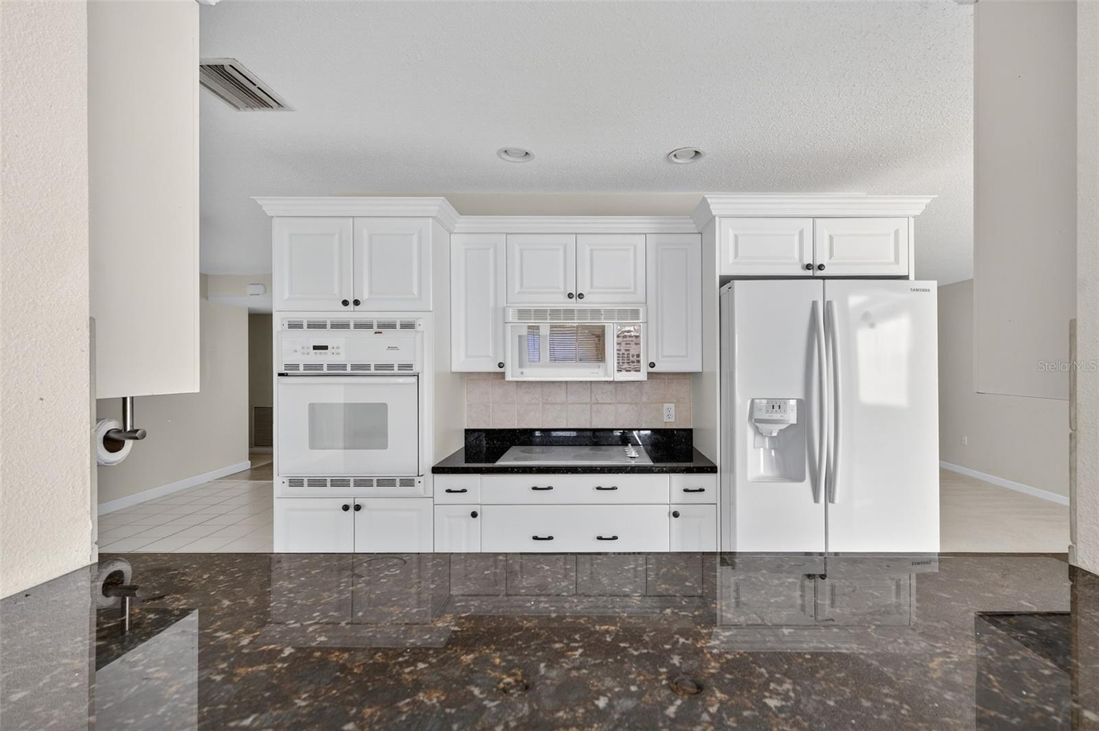 MAXIMO MOORINGS - Residential Lease