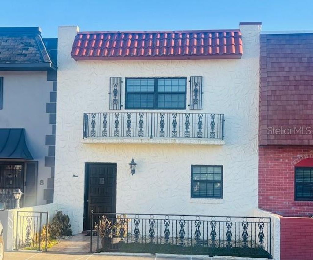 Photo of 625 N Halifax Avenue #9, Daytona Beach, FL 32118 (MLS # O6381042)