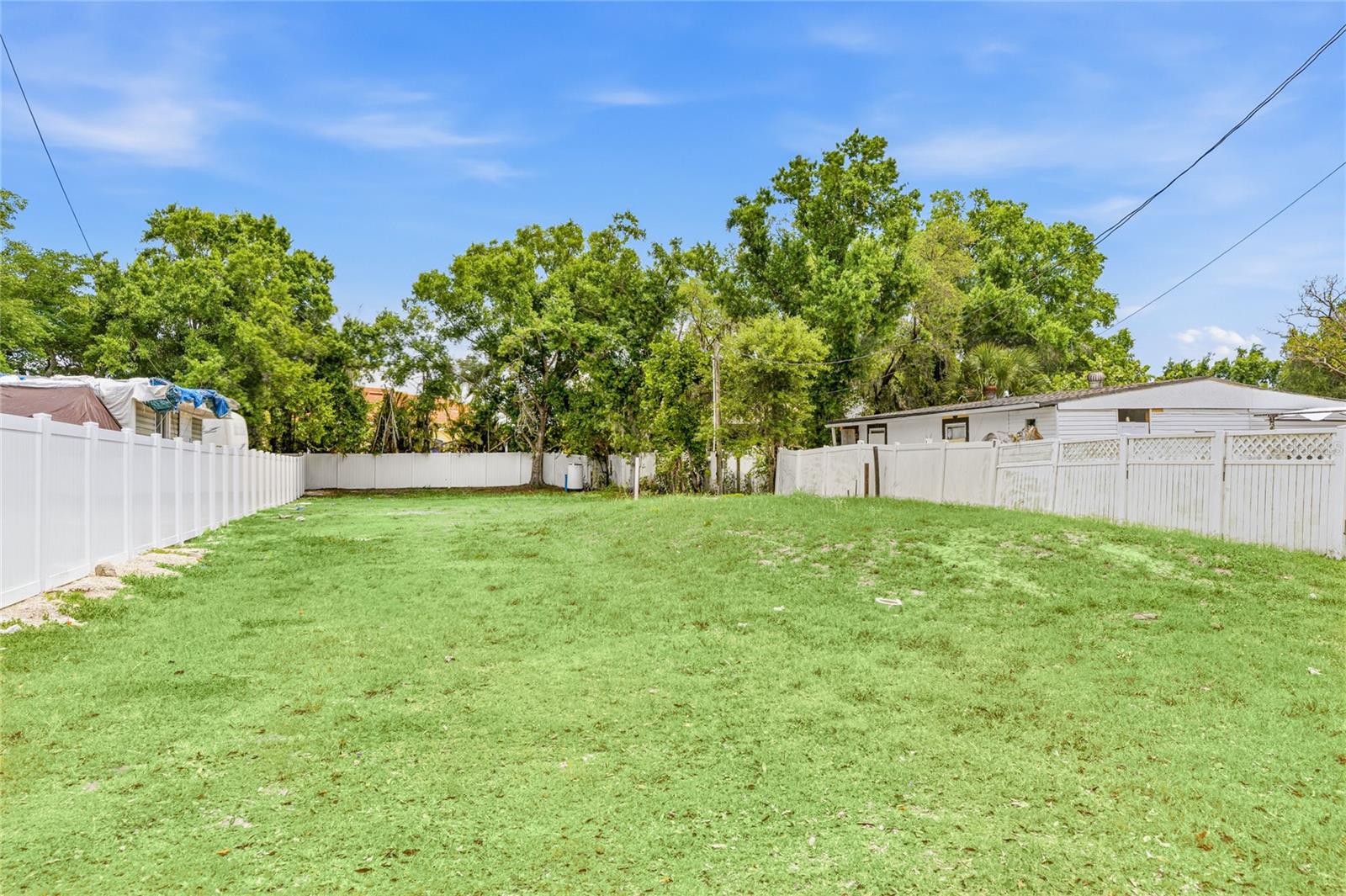 HOLLYWOOD GARDENS - Land