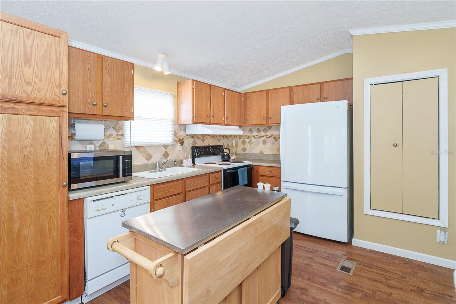 LAZY LAGOON MOB HME PARK COOP - Residential