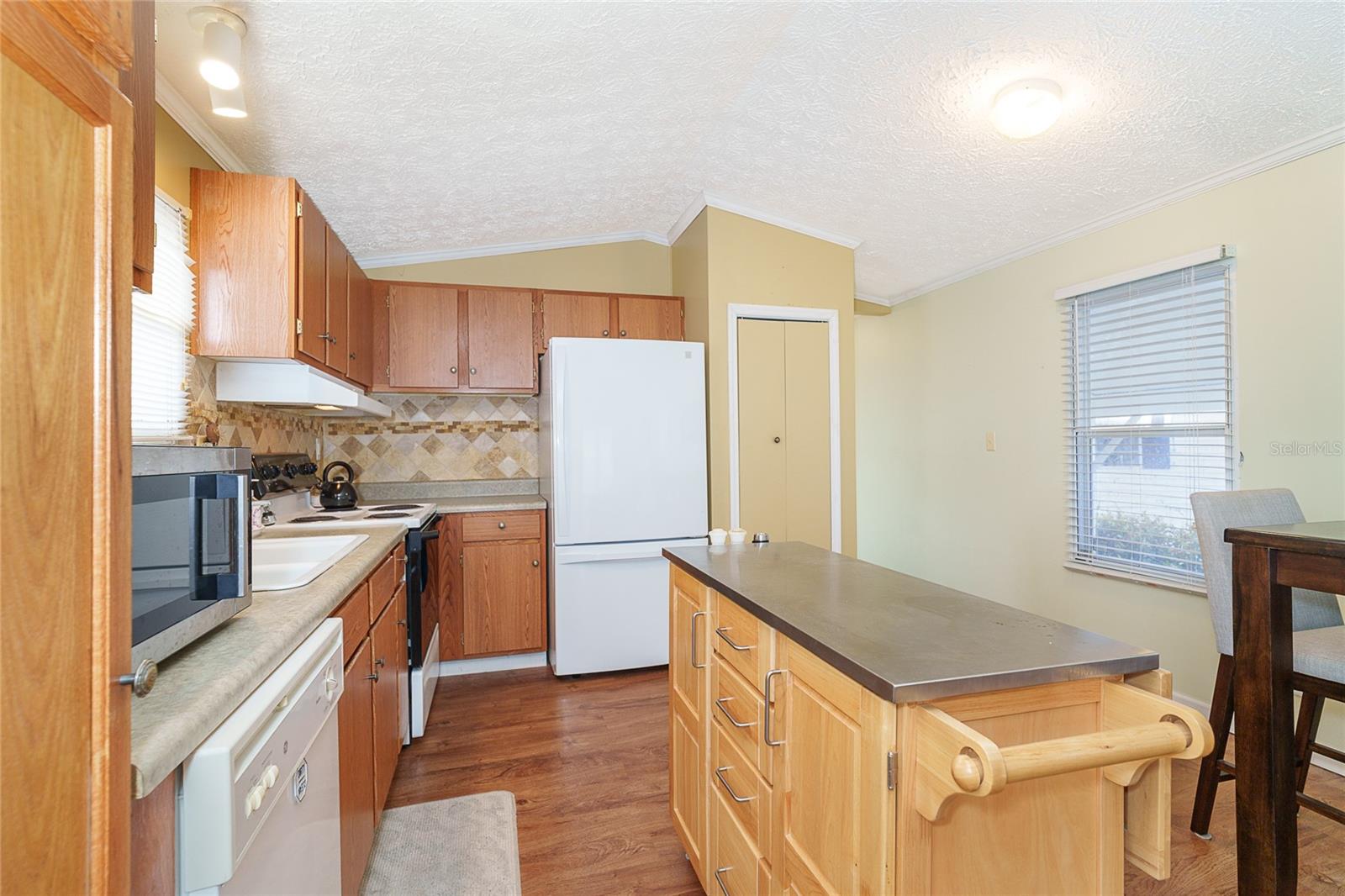 LAZY LAGOON MOB HME PARK COOP - Residential