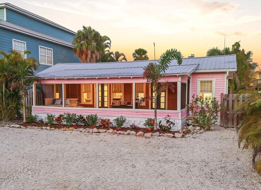 Photo of 2913 Gulf Drive, Holmes Beach, FL 34217 (MLS # A4684724)