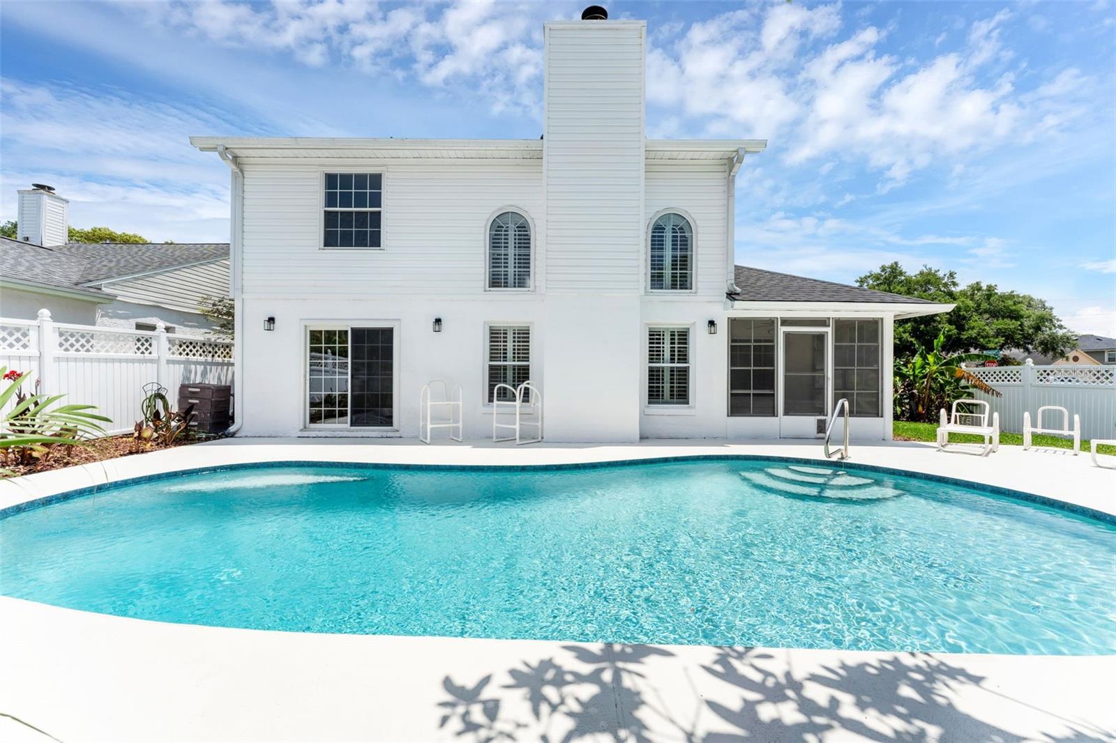 554 QUEENSBRIDGE DRIVE
