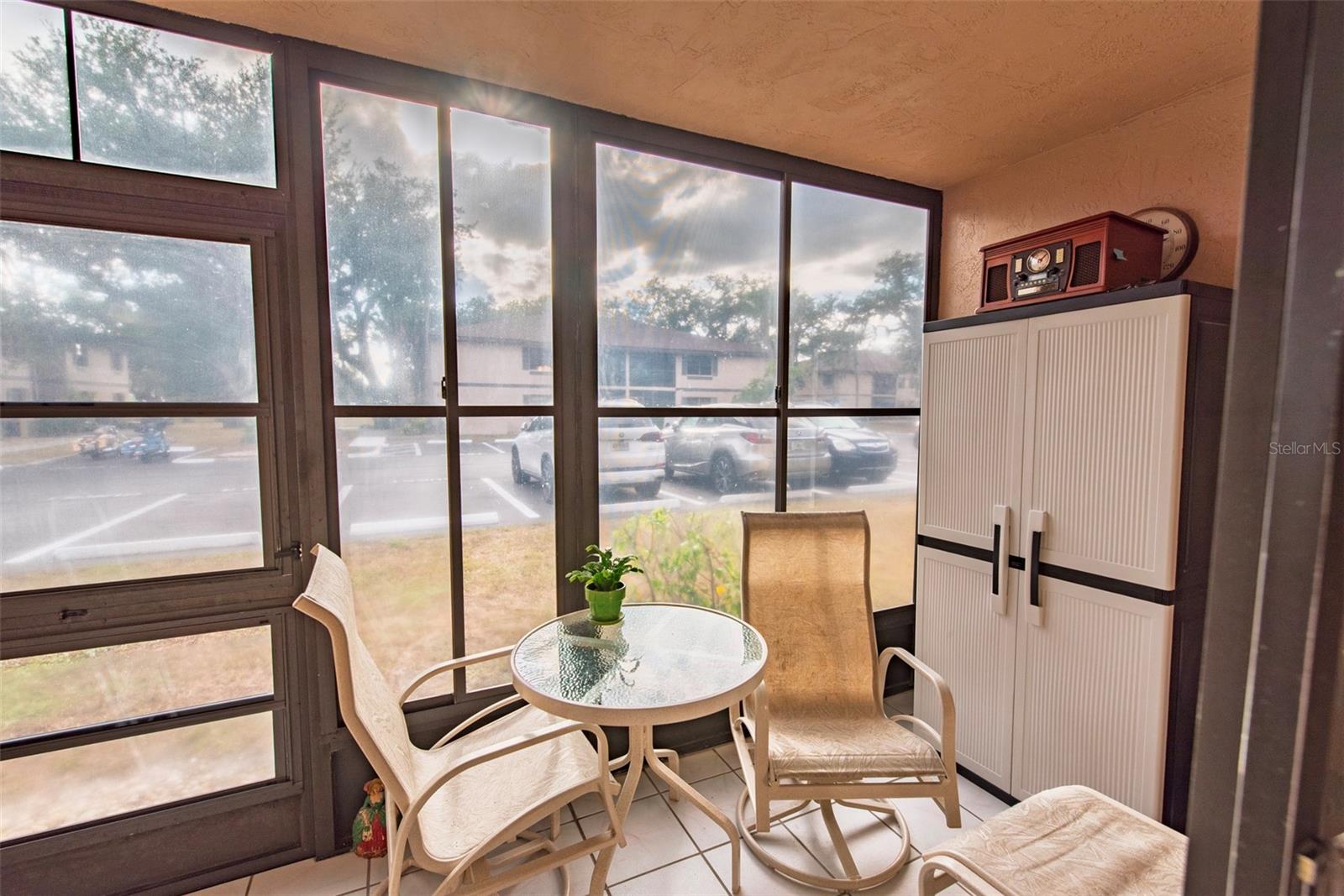 OAKS 04 - Residential