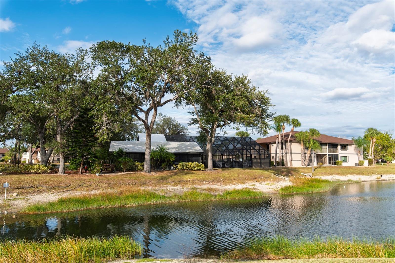 OAKS 04 - Residential